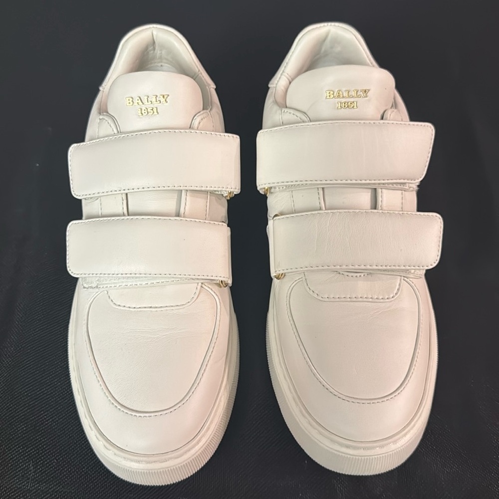 “Modern BALLY 1851 Sneakers - White (EU 40 / US 9.5W)
Brand New, never worn.
